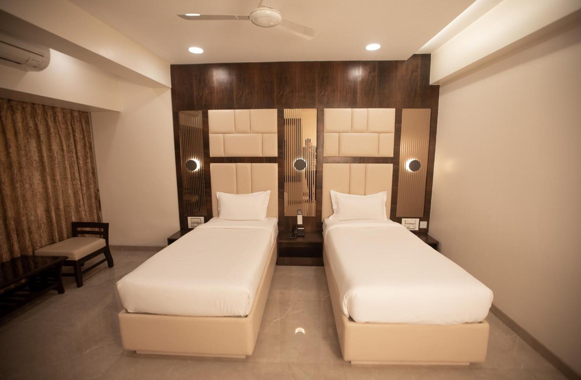 Hotel Naaz Executive Bombay Exterior foto