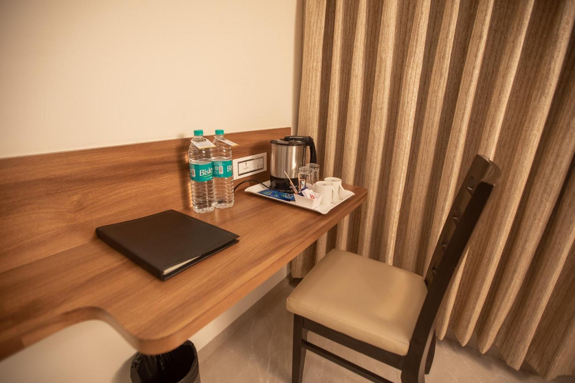 Hotel Naaz Executive Bombay Exterior foto